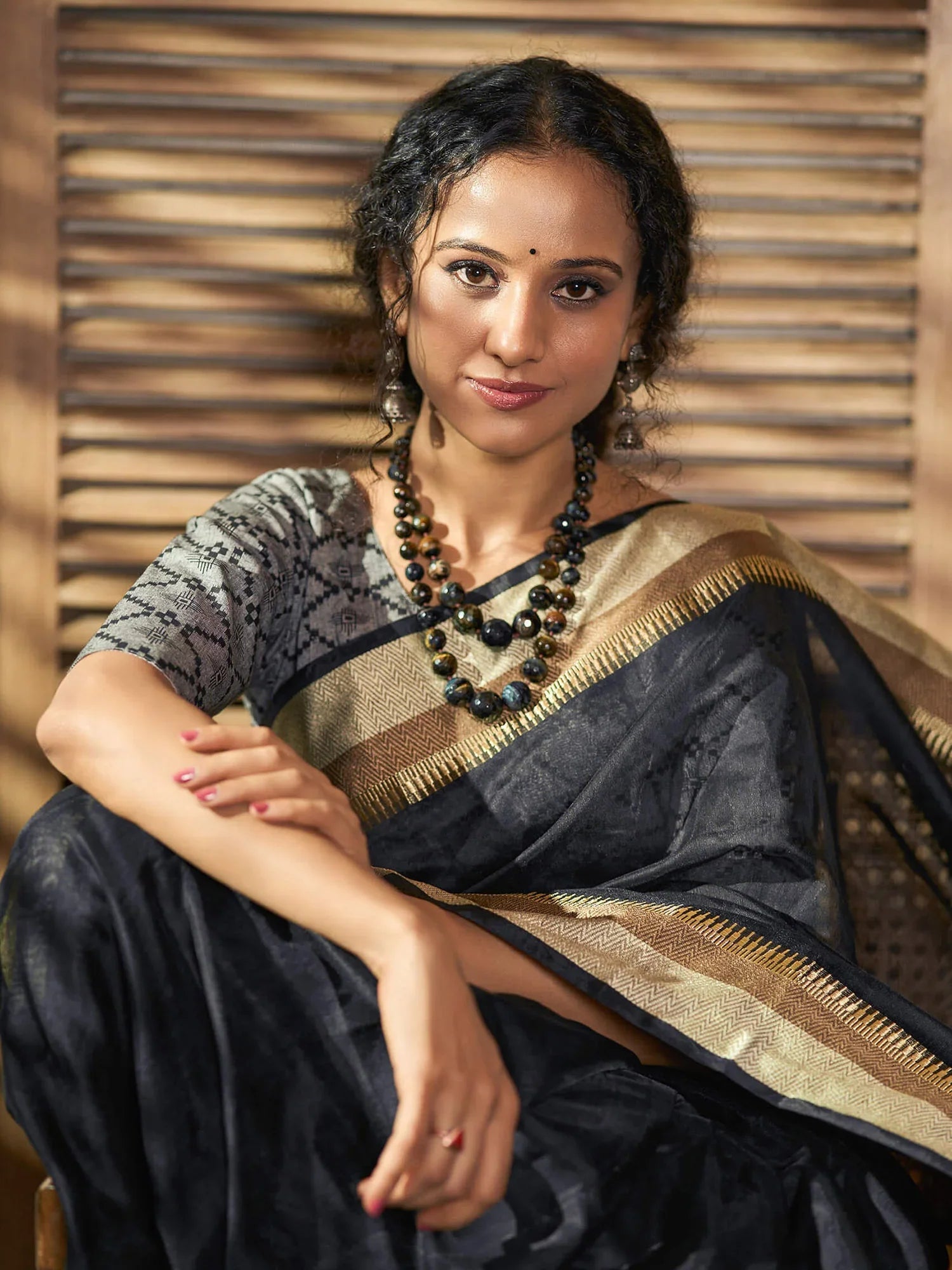 Black Maheshwari Cotton Resham Silk Saree – Mrida