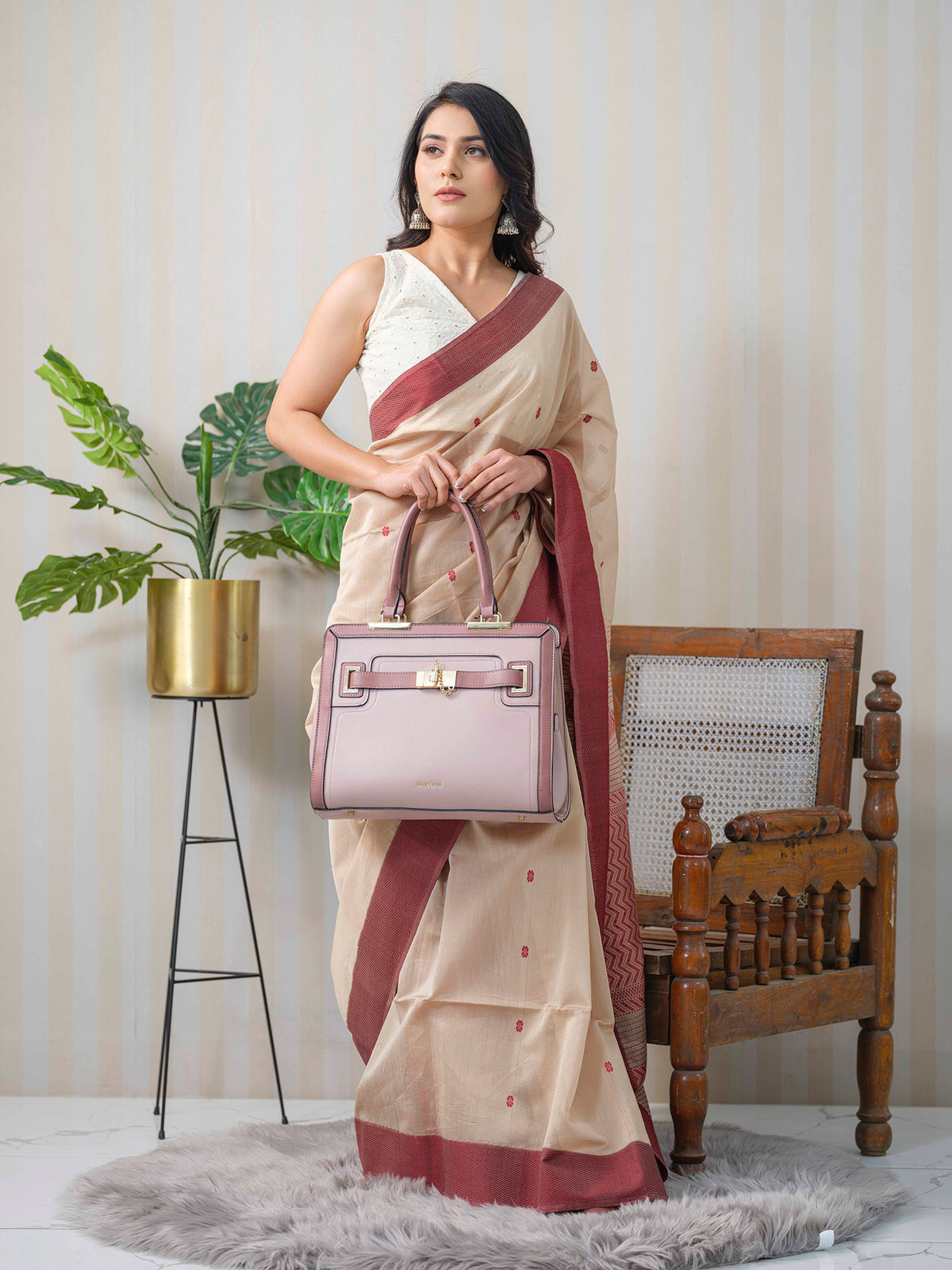 Beige Maheshwari cotton silk saree with maroon booti