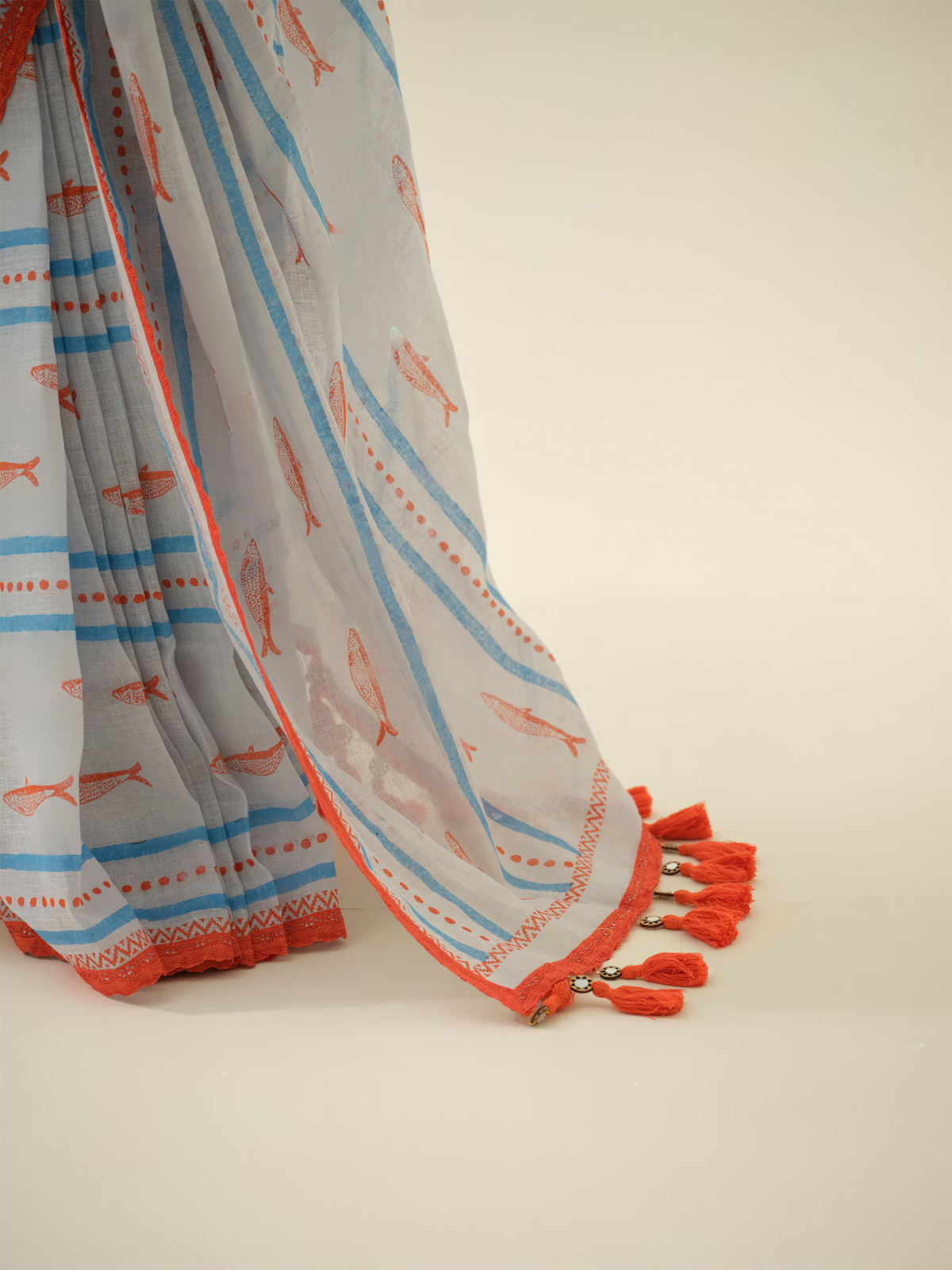 Sea Salt | Premium Pure Linen Handloom Saree with Fish Block Prints with Striped Prints Blouse Piece