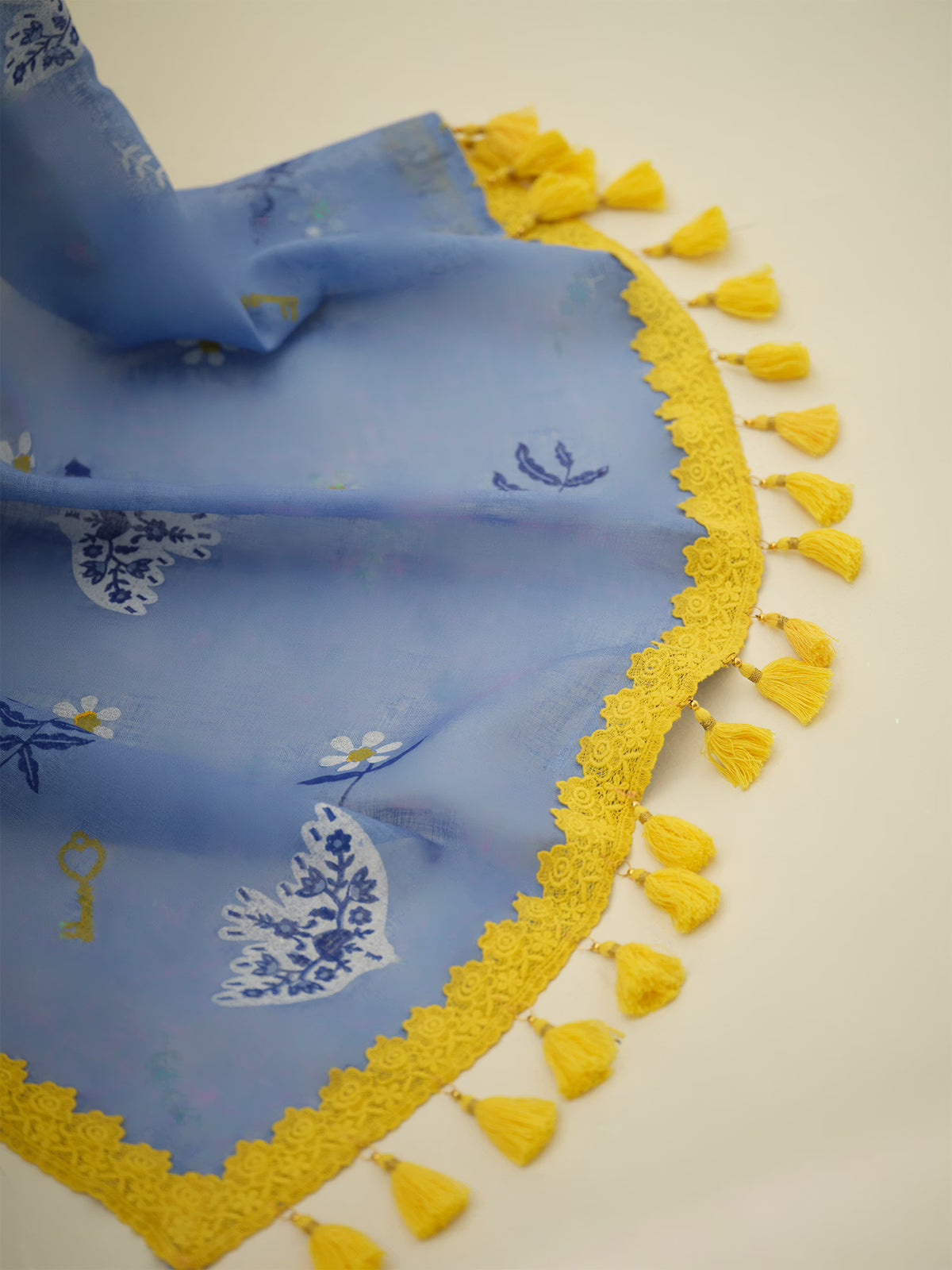 Blueberry Frosting | Premium Pure Linen Handloom Saree with Whimsical Block Prints with Floral Blue Blouse Piece