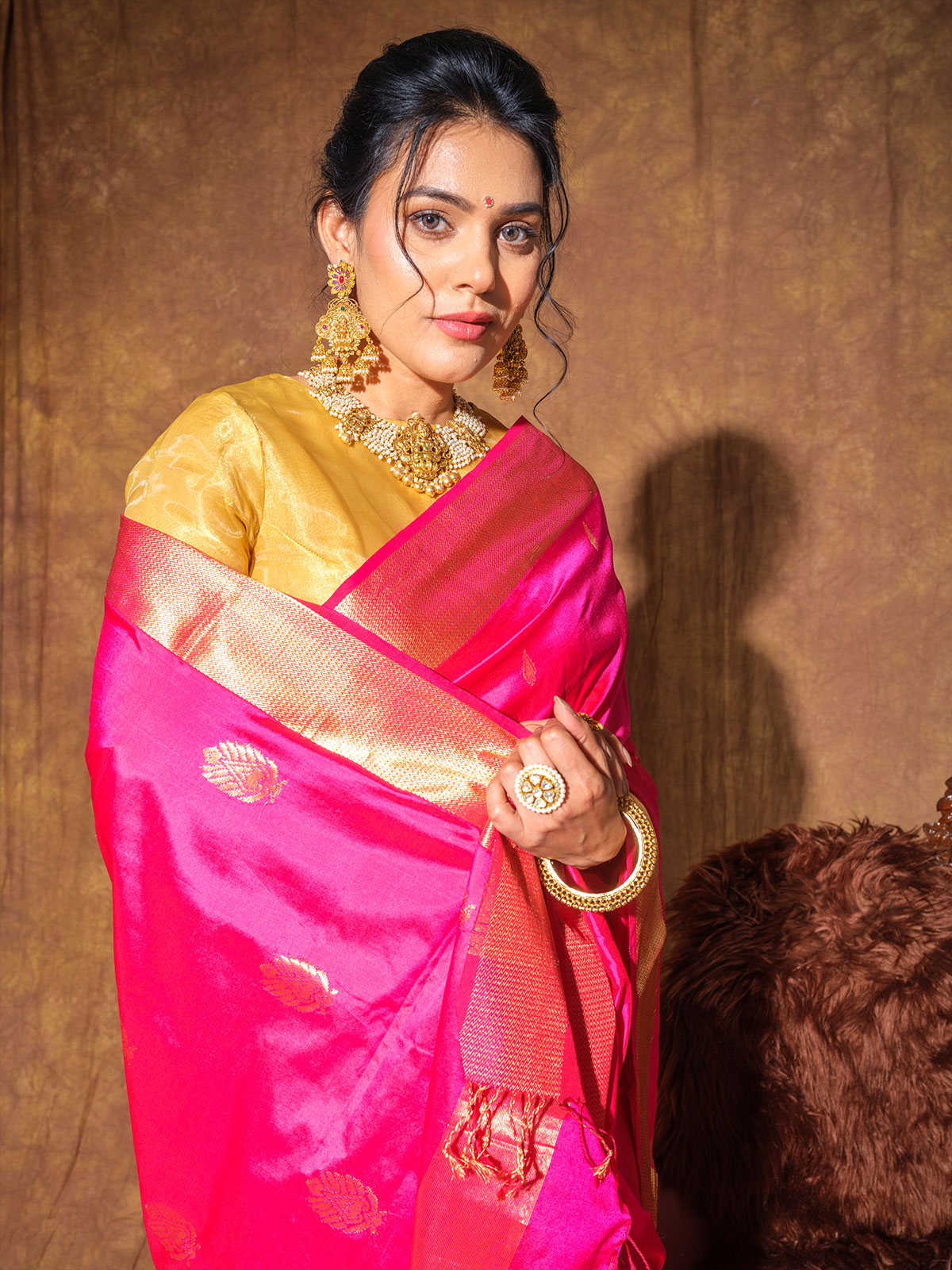 Fuchsia Pink Maheshwari Cotton Silk Handloom Saree with Zari